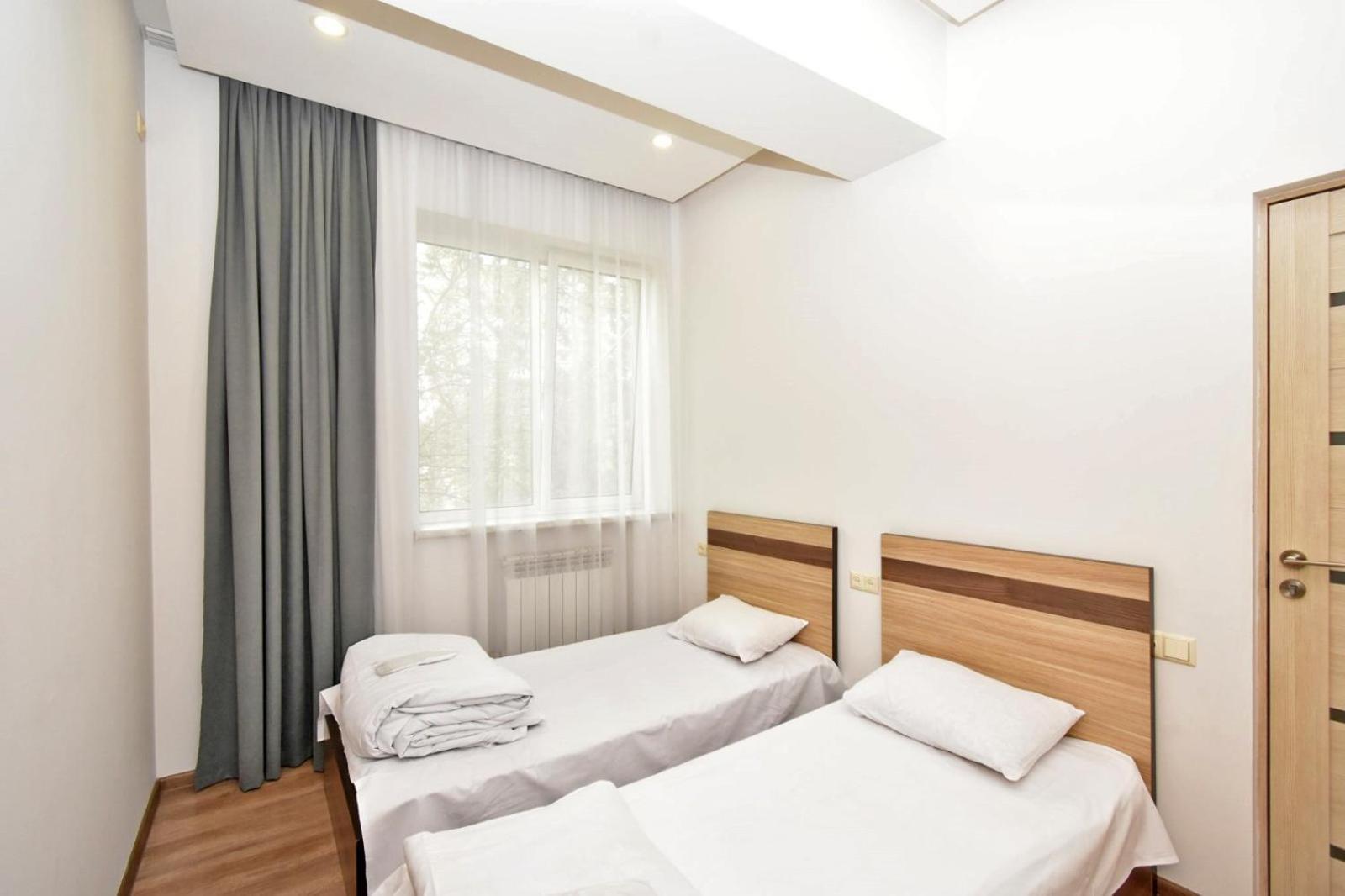 Rent Inn Yerevan On Chaykovski Street Exterior photo